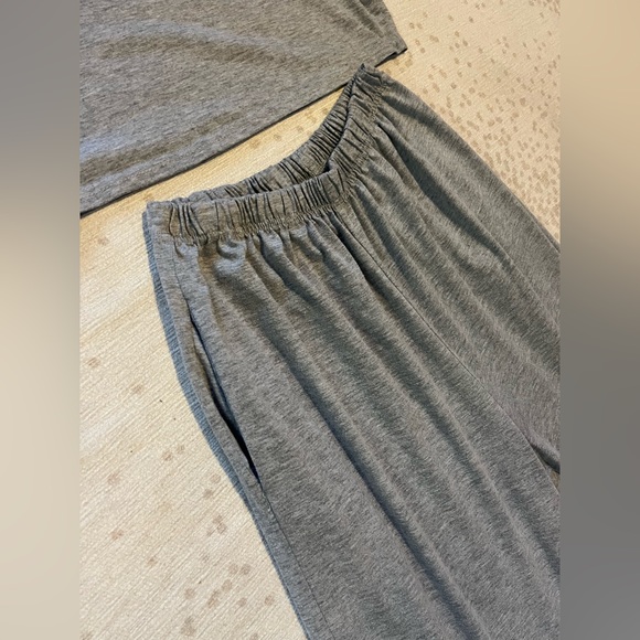 Cropped Lounge Set - Picture 4 of 13